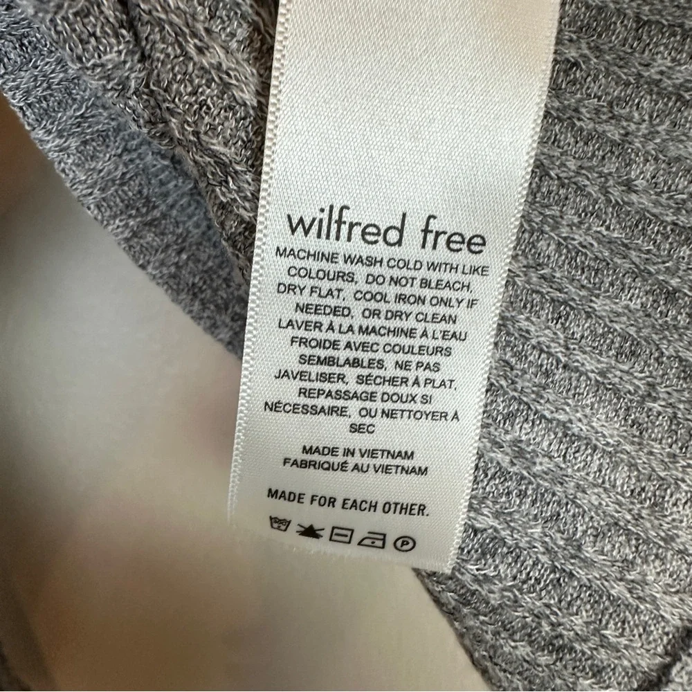 Aritzia Wilfred Free Ribbed Turtleneck Gray Crop Sweater Women’s‎ Medium